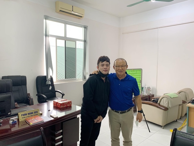 Hoãn một số hoạt động bóng đá vì COVID-19, thầy Park tranh thủ học tiếng Việt hoan mot so hoat dong bong da vi covid 19 thay park tranh thu hoc tieng viet