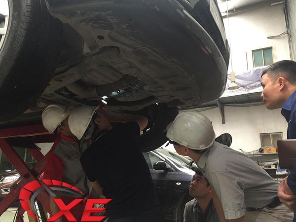 hang loat khach phan anh nissan x trail tien ty bi chay dau phia nissan noi gi