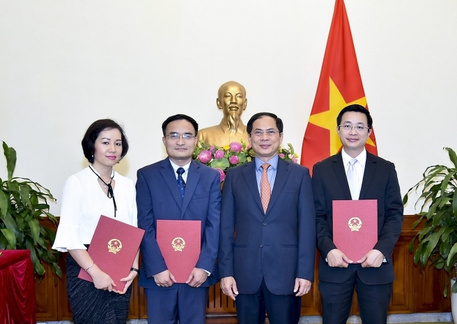 thanh tra chinh phu bo ngoai giao bo nhiem nhan su moi