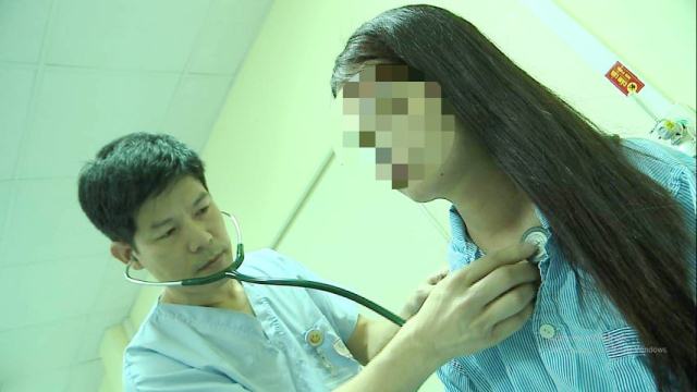 ky la co gai mac tim bam sinh co phu tang dao nguoc duoc cuu song ngoan muc