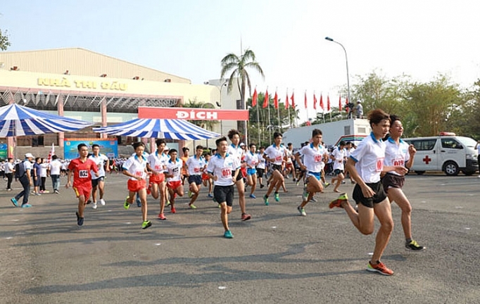 hon 2000 nguoi tham du giai viet da truyen hinh dong nai lan thu 25