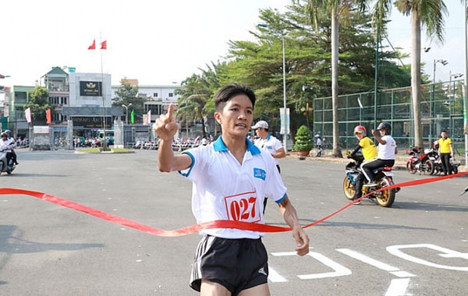 hon 2000 nguoi tham du giai viet da truyen hinh dong nai lan thu 25