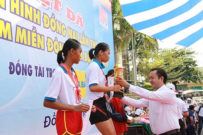 hon 2000 nguoi tham du giai viet da truyen hinh dong nai lan thu 25