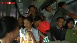 co do hue nhin tu khinh khi cau ngay nghi le