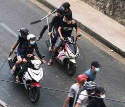 Hai nhóm giang hồ nổ súng vì ...tranh mua bánh mì ở Quy Nhơn