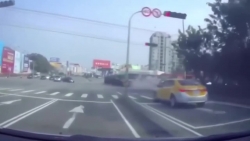 6 o to tong nhau lien hoan o tphcm it nhat 8 nguoi bi thuong
