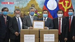 video hoi huu nghi viet nam azerbaijan trao 10000 khau trang giup nhan dan nuoc ban phong chong dich covid 19