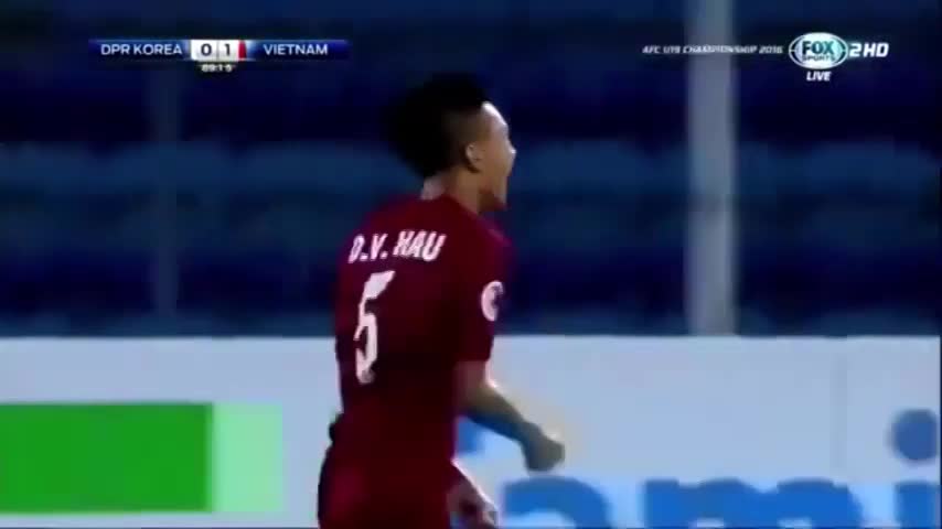 Video: Những siêu phẩm đầy uy lực của Đoàn Văn Hậu