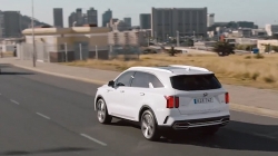 Video: Cận cảnh KIA Sorento 2021 lăn bánh trên đường