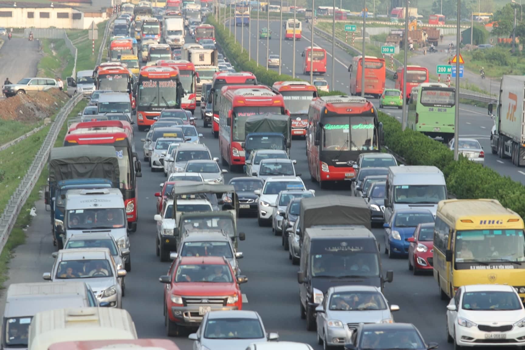 Đường về Hà Nội, TP.HCM nghẹt cứng sau kỳ nghỉ lễ duong ve ha noi tphcm nghet cung sau ky nghi le