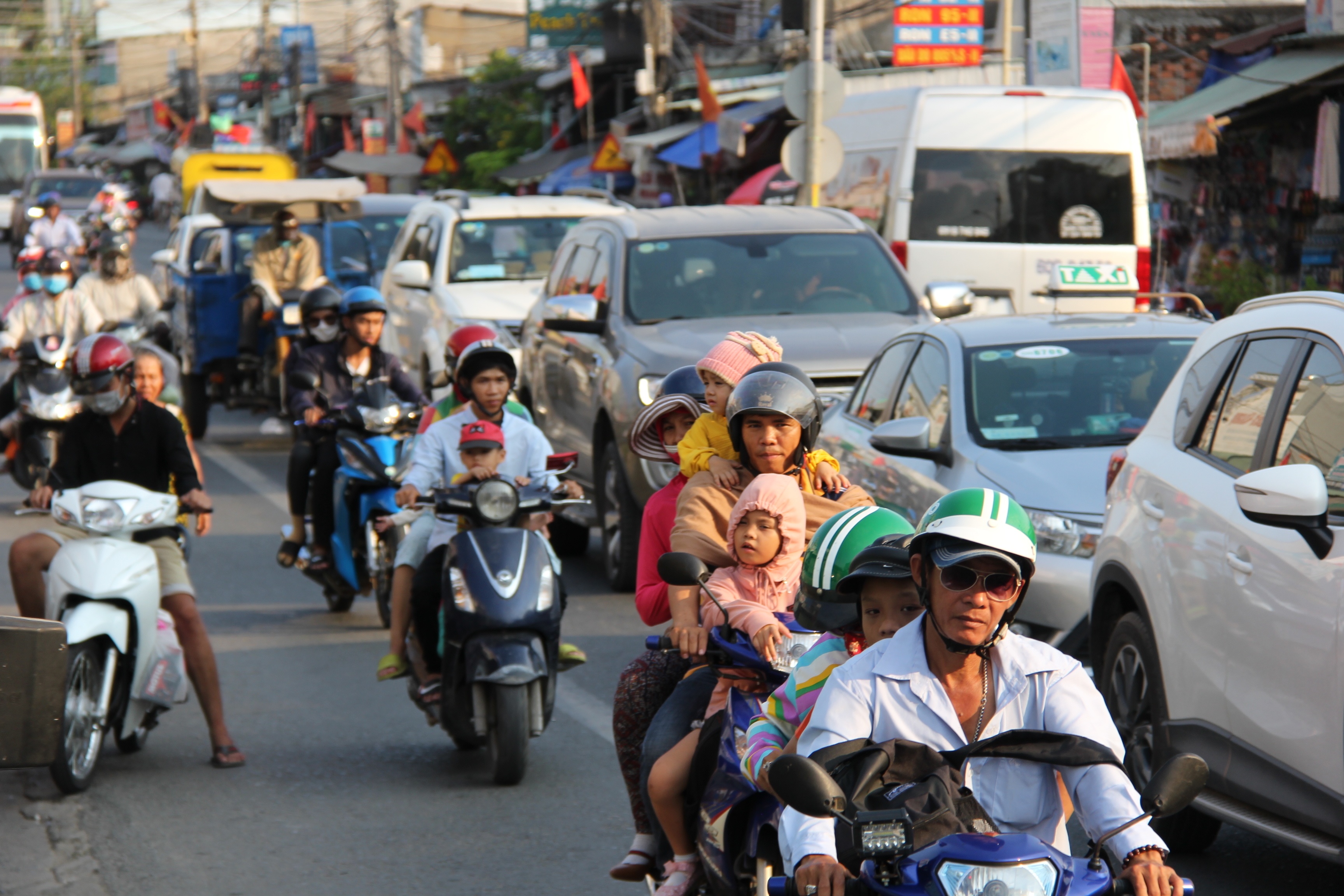 Đường về Hà Nội, TP.HCM nghẹt cứng sau kỳ nghỉ lễ duong ve ha noi tphcm nghet cung sau ky nghi le