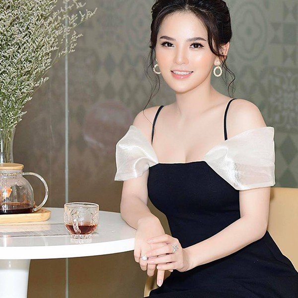 nu dien vien phi huyen trang dong loat clip hai my go la ai