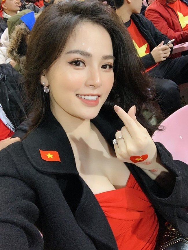 nu dien vien phi huyen trang dong loat clip hai my go la ai