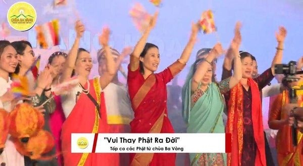 Bà Phạm Thị Yến bất ngờ xuất hiện tại buổi mừng lễ Phật đản của chùa Ba Vàng ba pham thi yen bat ngo xuat hien tai buoi mung le phat dan cua chua ba vang