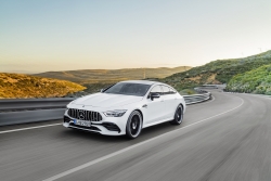 han quoc manh tay voi mercedes benz posche nissan