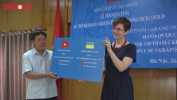 tp ha noi trao tang 150000 khau trang cho chinh quyen new york