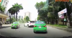 Video: Siêu xe Bentley Bentayga tiền tỷ duy nhất ở Hà Nội bị đâm hỏng như thế nào?