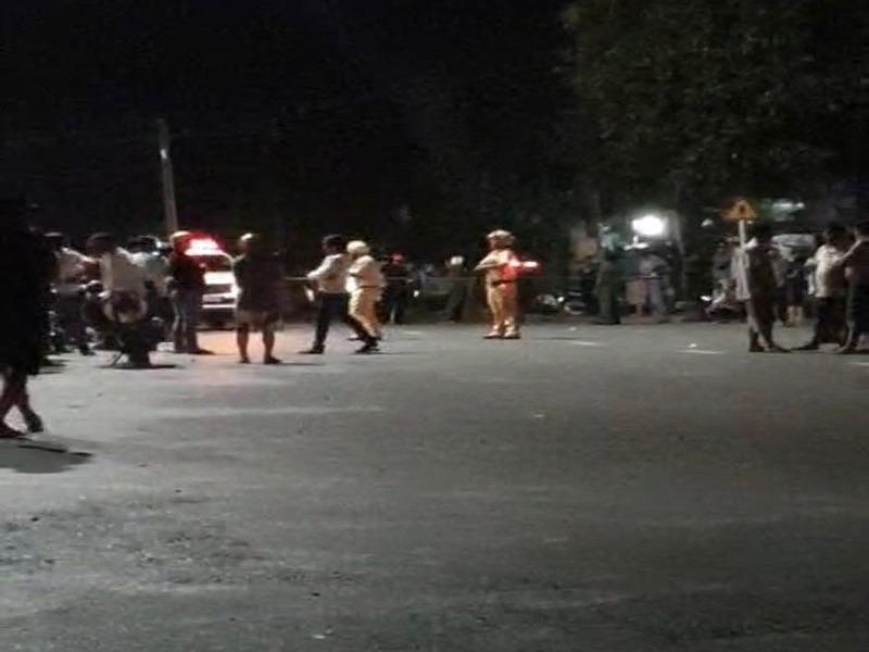 thieu uy bien phong no sung ak vao nhieu dong doi da tu sat mot don pho tu vong