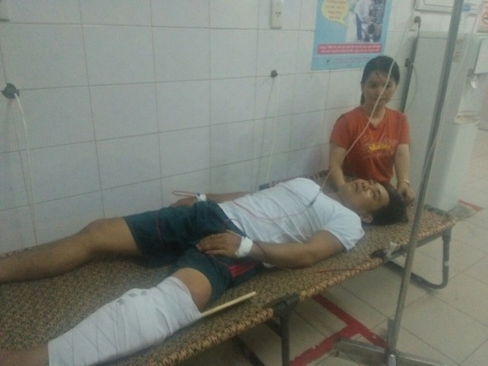 thieu uy bien phong no sung ak vao nhieu dong doi da tu sat mot don pho tu vong