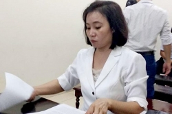vo dung sung ban chong o ha noi bi bat giam ngay tai toa