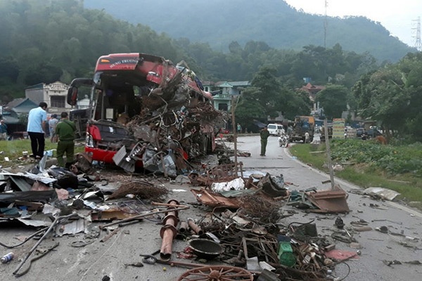 tin moi nhat vu xe khach dau dau xe tai khien 44 nguoi thuong vong o hoa binh