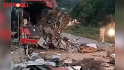 video tu nga xuong duong nguoi dan ong bi xe tai can tu vong