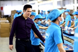 ceo ru di ca phe he lo loi de nghi khiem nha