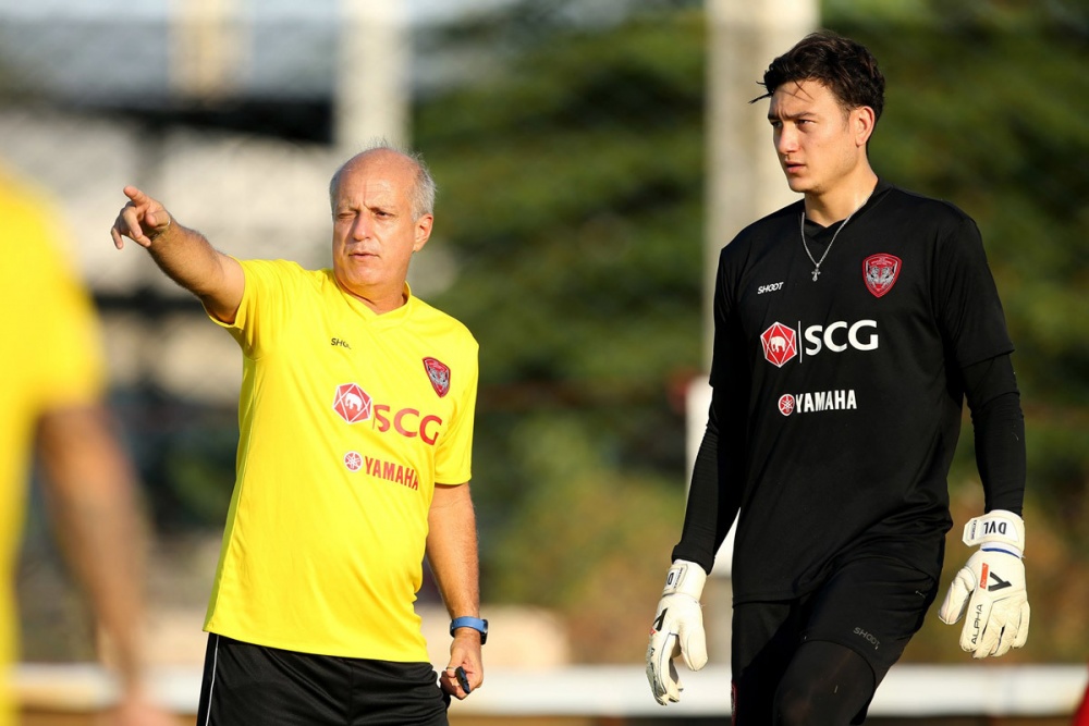 4718 dang van lam muangthong united gama