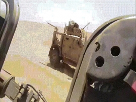 Màn rượt đuổi nghẹt thở của xe quân sự Nga - Mỹ tại Syria