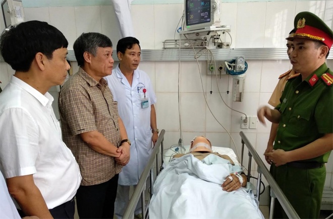 suc khoe csgt bi thanh nien 16 tuoi dam bay len khong trung gio ra sao