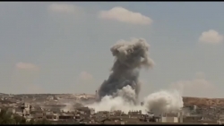 video khoanh khac nga doi mua bom huy diet doan xe phien quan o syria