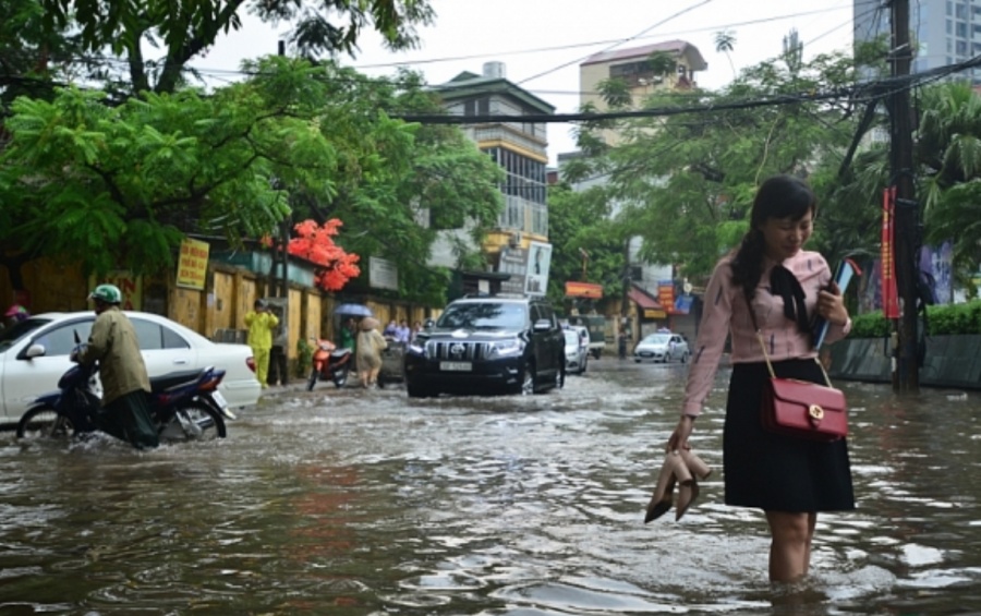 chum anh ha noi mua nhu trut o to xe may ngoac ngoai trong bien nuoc