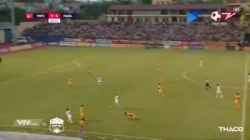 Video: Xuân Trường đá phạt như Ronaldo, Thanh Hóa chết lặng