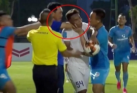 Tin bóng đá Việt Nam hôm nay (10/7/2020): HLV bóp cổ cầu thủ bị VFF phạt cấm chỉ đạo 2 trận