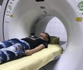 tin moi nhat vu nam sinh lop 1 bi phu huynh ban cung lop hanh hung