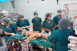 Những hình ảnh đầu tiên của 2 thiên thần 