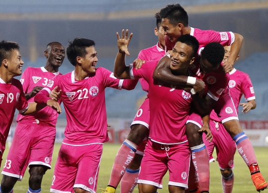 2358 sai gon fc ban co phan cho co dong vien