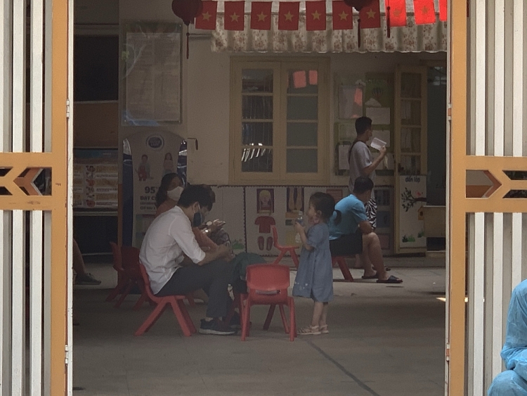 Hà Nội đang xét nghiệm nhanh COVID-19 cho hơn 30.000 công dân về từ Đà Nẵng
