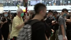 video vat the bay xuat hien gan kim tu thap nguoi ngoai hanh tinh tro lai trai dat