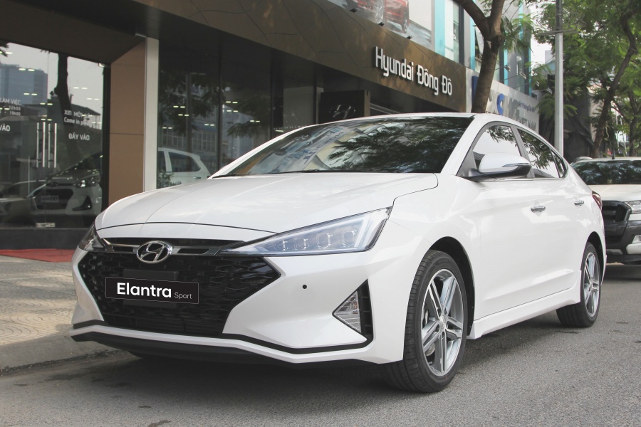 thang ngau co phai thoi diem thich hop de mua xe o to