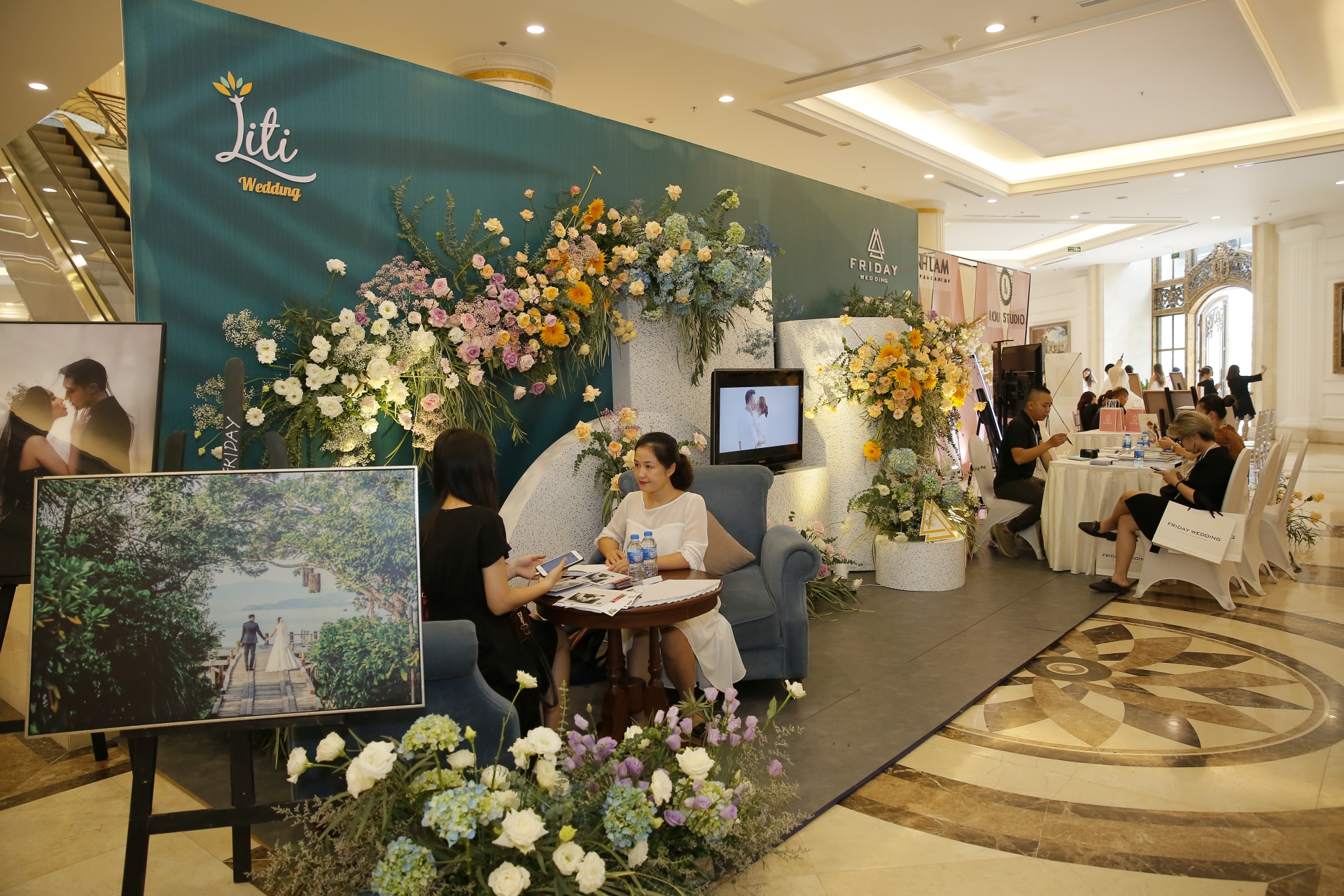 Triển lãm cưới Almaz Mini Wedding Fair - Rực rỡ màu sắc cá nhân trong ngày trọng đại trien lam cuoi almaz mini wedding fair ruc ro mau sac ca nhan trong ngay trong dai