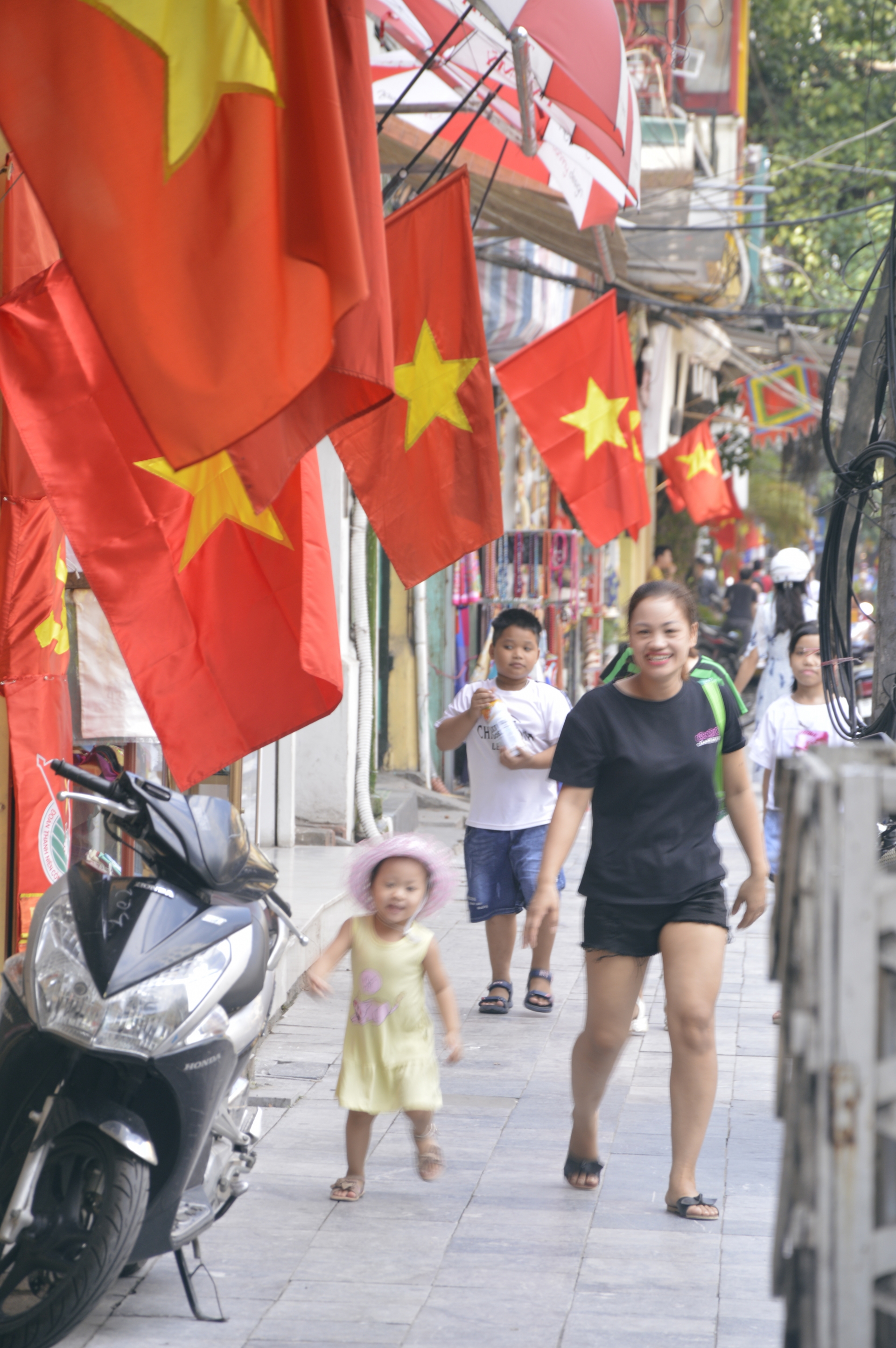 Hà Nội bừng nắng đẹp rạng rỡ trong ngày Quốc khánh chum anh ha noi dep ky la trong ngay quoc khanh