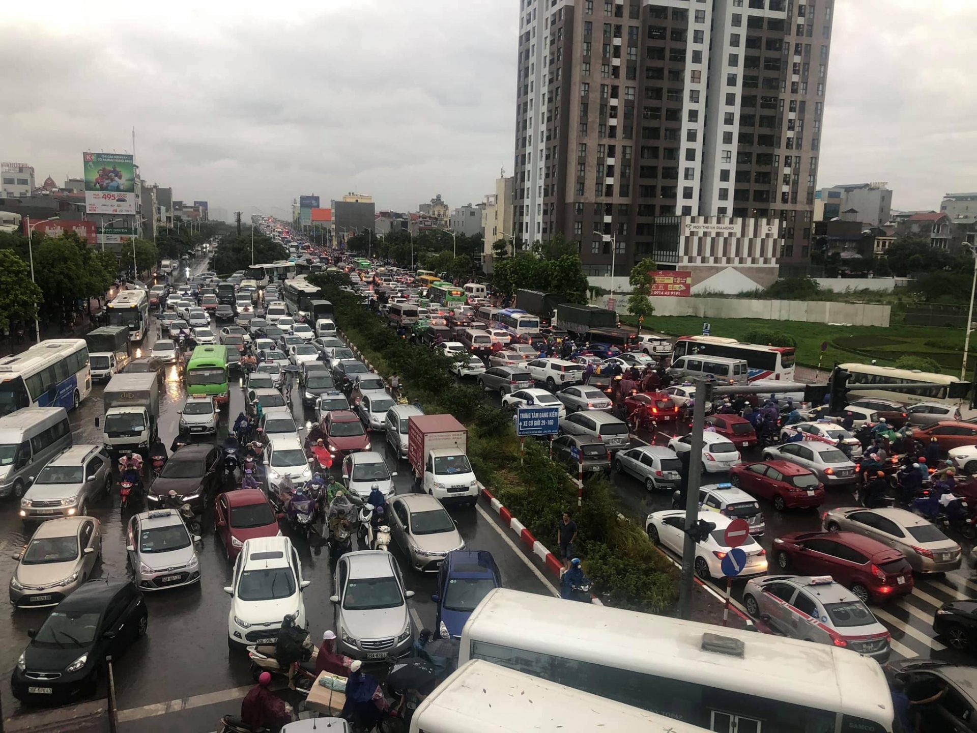 dan mang o at chia se anh ha noi pho cung nhu song sau tran mua lon sang 109