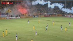 video ngang nhien dot day phao dai hang chuc met trong dam cuoi o ha noi
