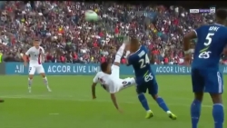 Video: Neymar tung cú "xe đạp chổng ngược" giải cứu PSG ngoạn mục