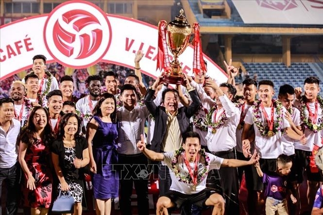 vo dich som v league 2019 ha noi fc duoc bao chau a goi ke thong tri bong da quoc noi