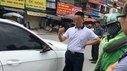 Sửa gương gần 60 triệu, chủ xe Mercedes chỉ bắt tài xế GrabBike đền 10 triệu