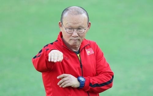 cau thu hay nhat nam cua fifa hlv park hang seo bau salah cho cronaldo ra ria