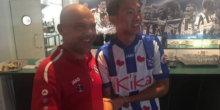 hlv truong sc heerenveen chi ra diem yeu manh cua doan van hau