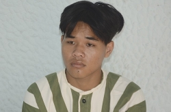 benh bo thanh nien 19 tuoi vac kiem chem lia canh tay doi thu